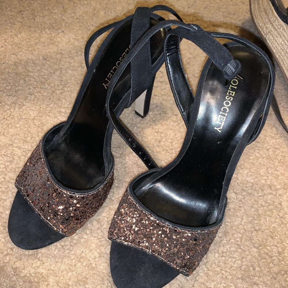 Black / gold heel